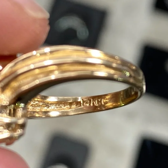 14k Yellow Gold Blue Topaz & Diamond Curved Cocktail Ring
